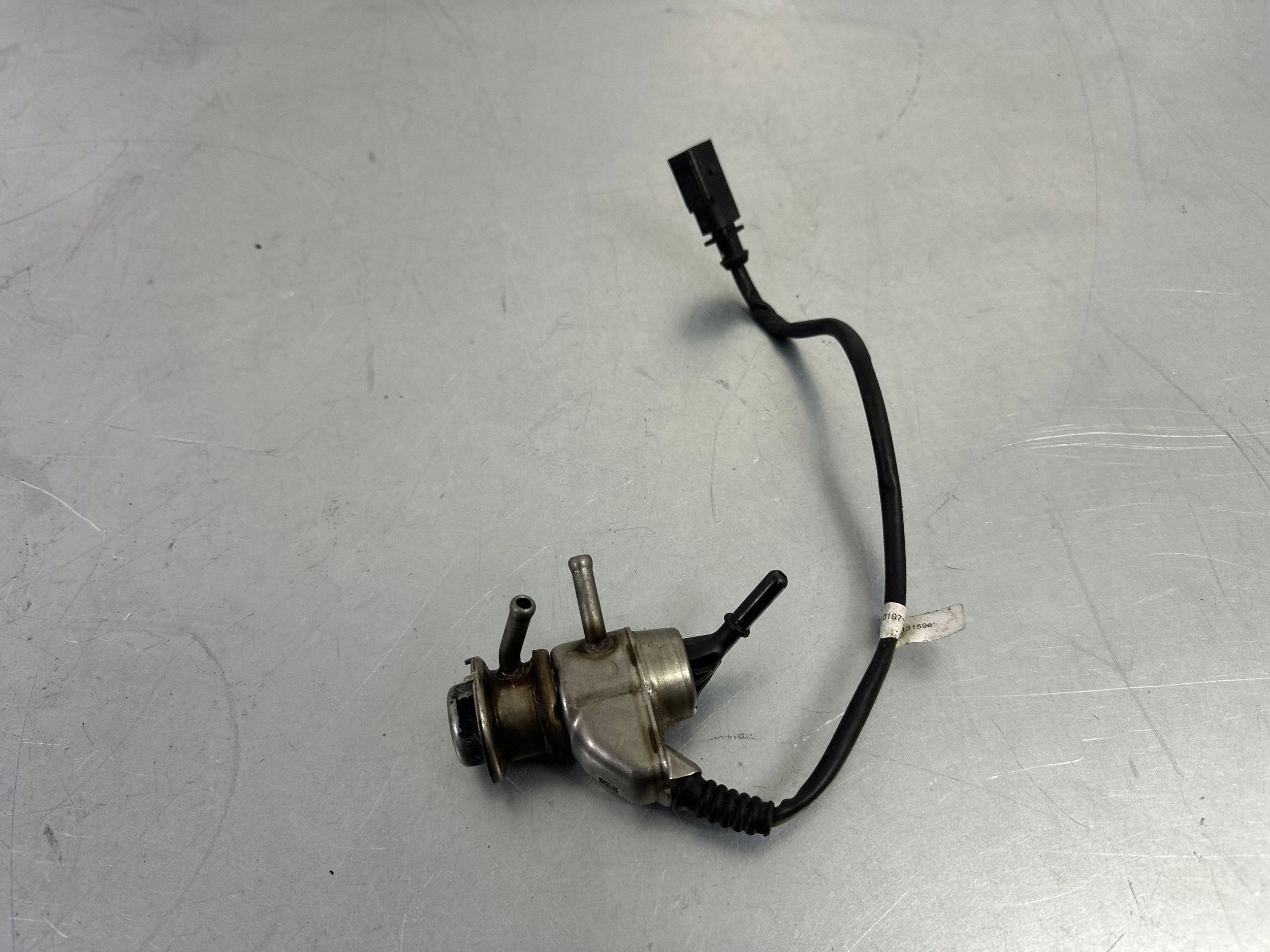 Audi AdBlue-suutin OEM 4G0131113D - Käytetty