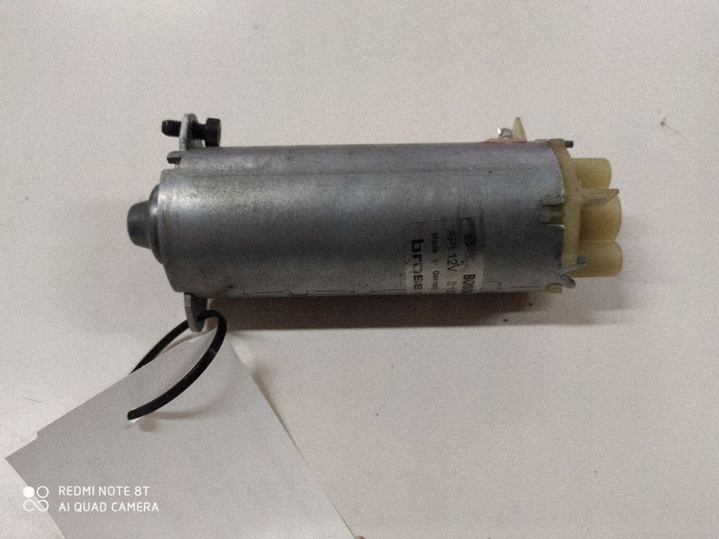 Volvo stoelverstellingsmotor OEM 0130002532 image 3