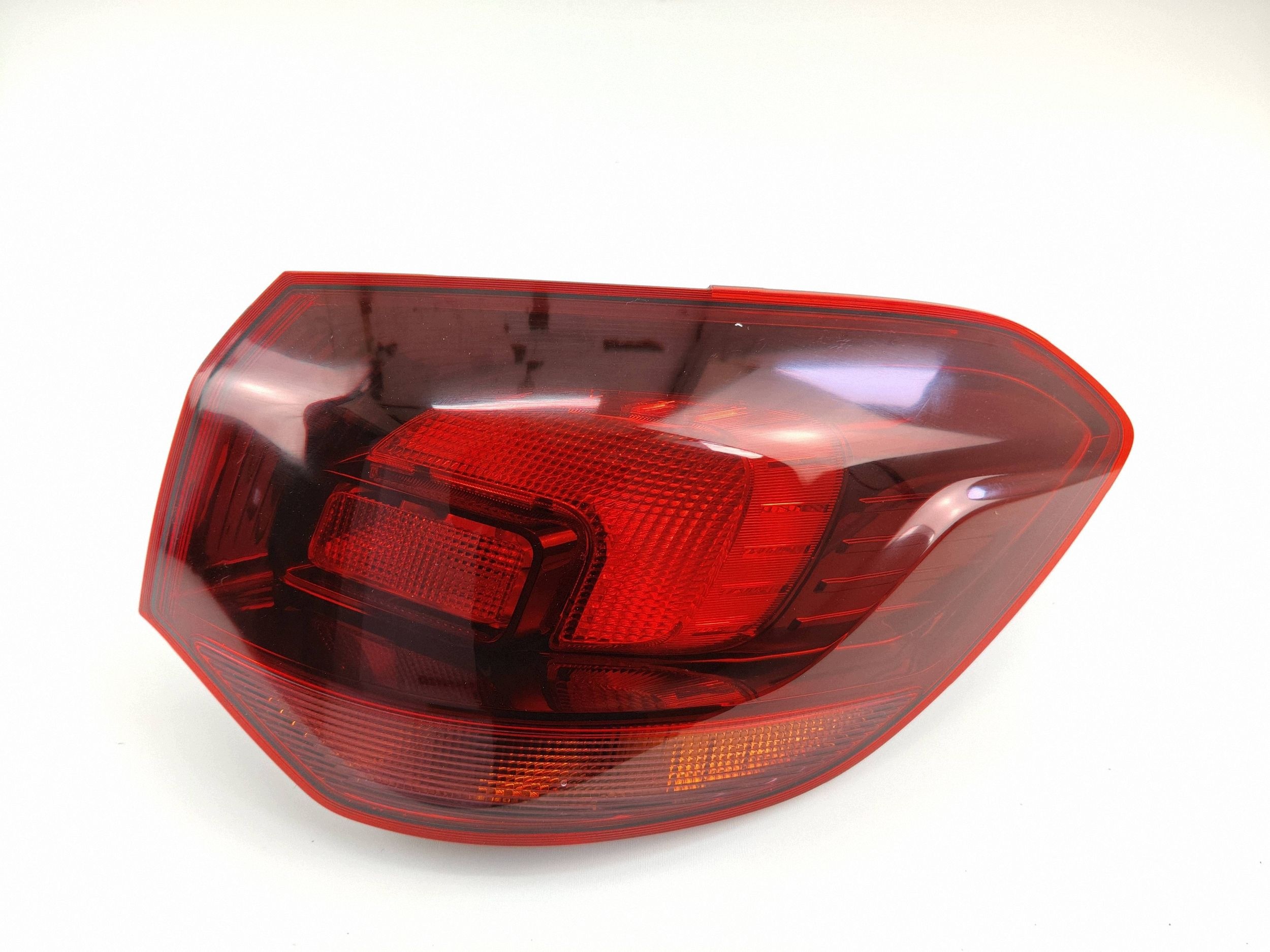 Luz trasera derecha Opel Astra IV J Kombi image 2