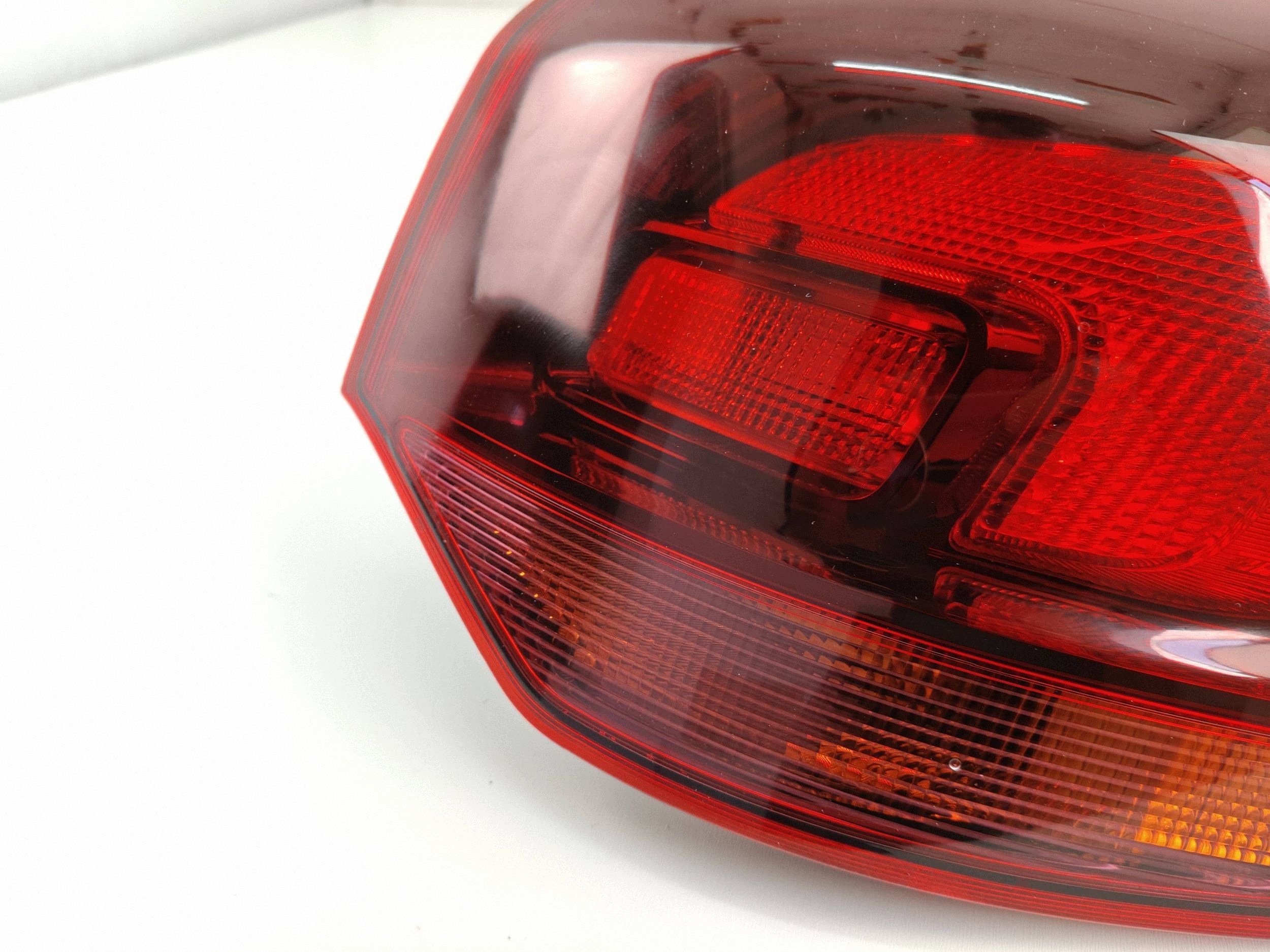 Luz trasera derecha Opel Astra IV J Kombi image 3