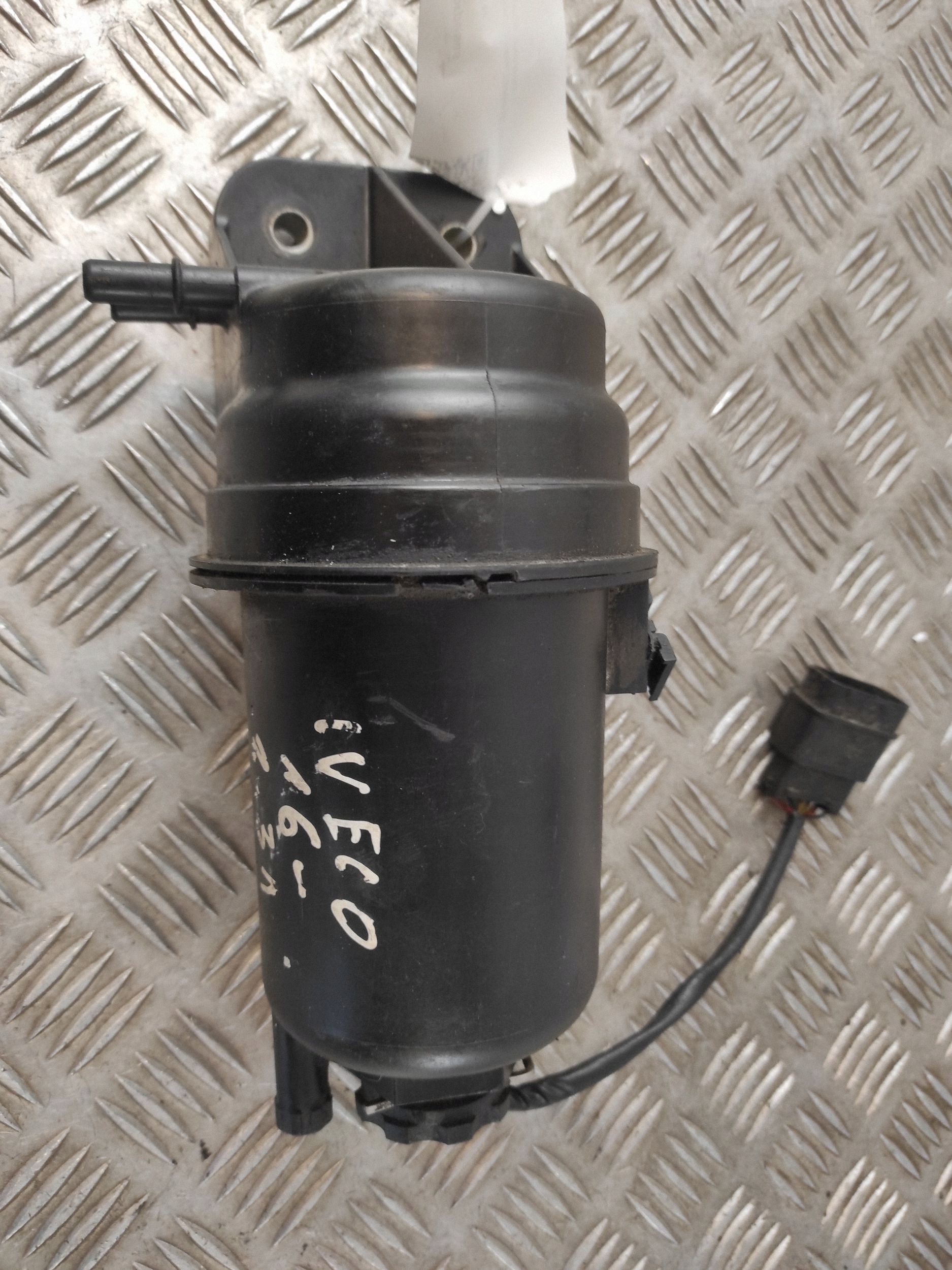 Polttoainesuodatin Kotelo OEM 5801350522 Sisäosalla