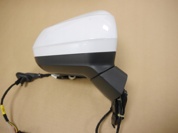 AUDI Q3 83A ulkopeili oikea 6-pin LS9R