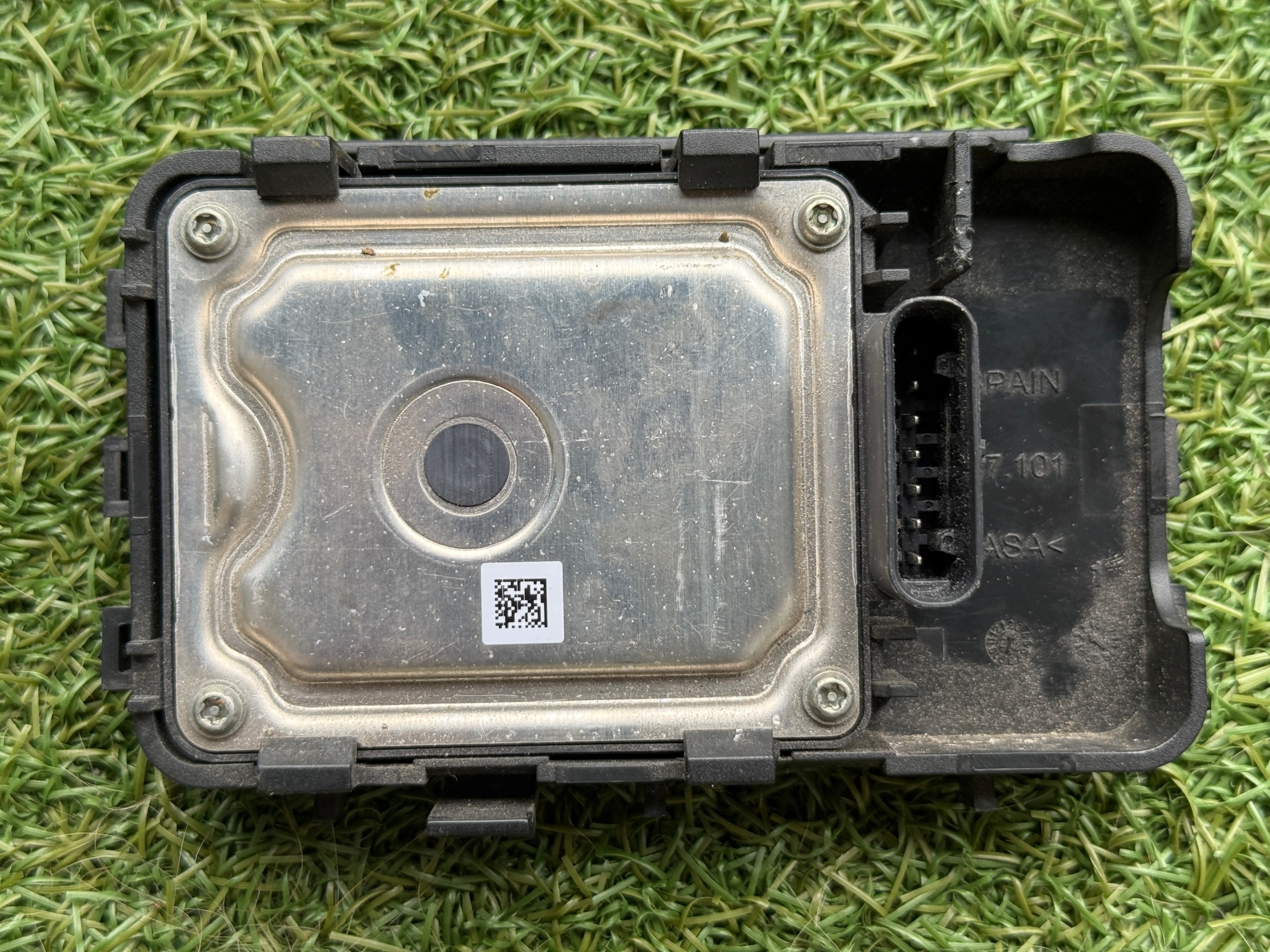 OEM 2Q0907550B-tutka Volkswagen Taigolle