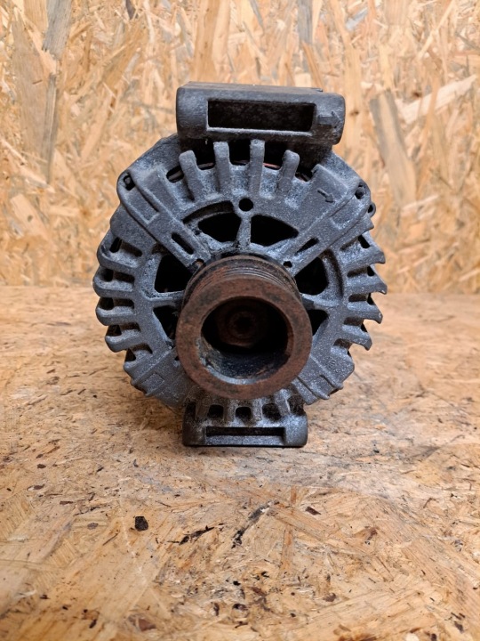 A0009061622 16W16 Alternator Mercedes Vito W253 250A 14V