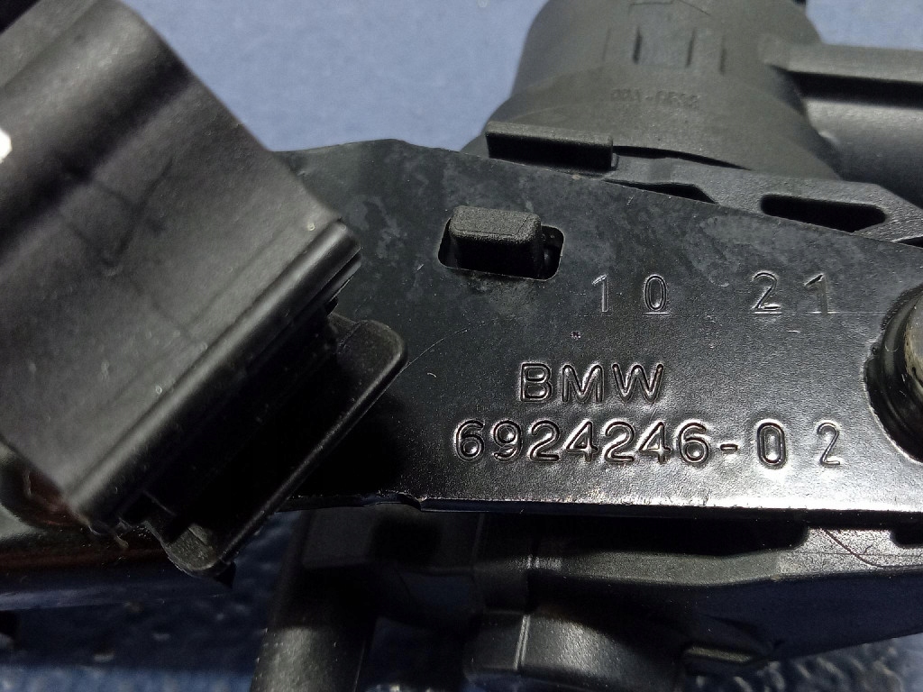 BMW IX I20 XDRIVE40 waterverdeelklep 9896407 image 4