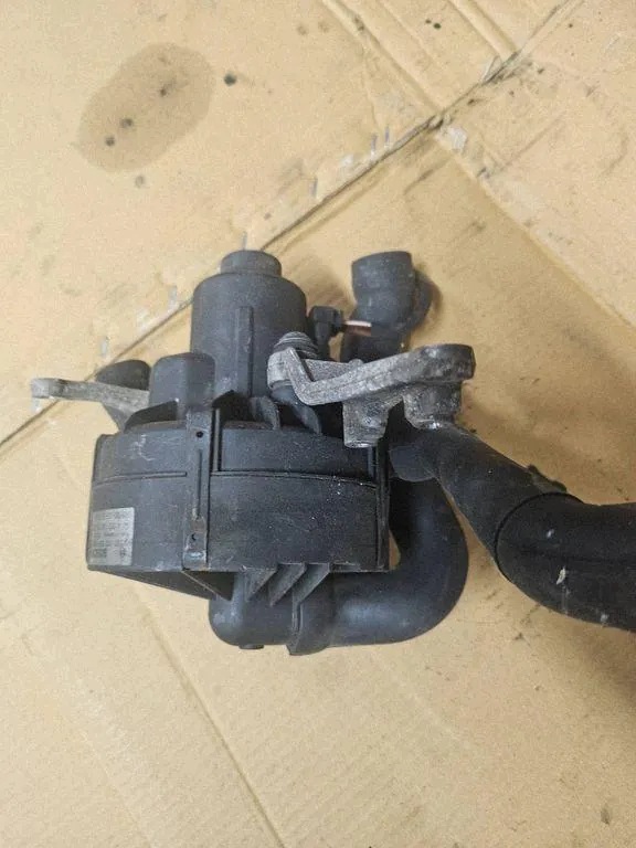Bomba de aire secundaria Mercedes-Benz SLK R171 A0001405185