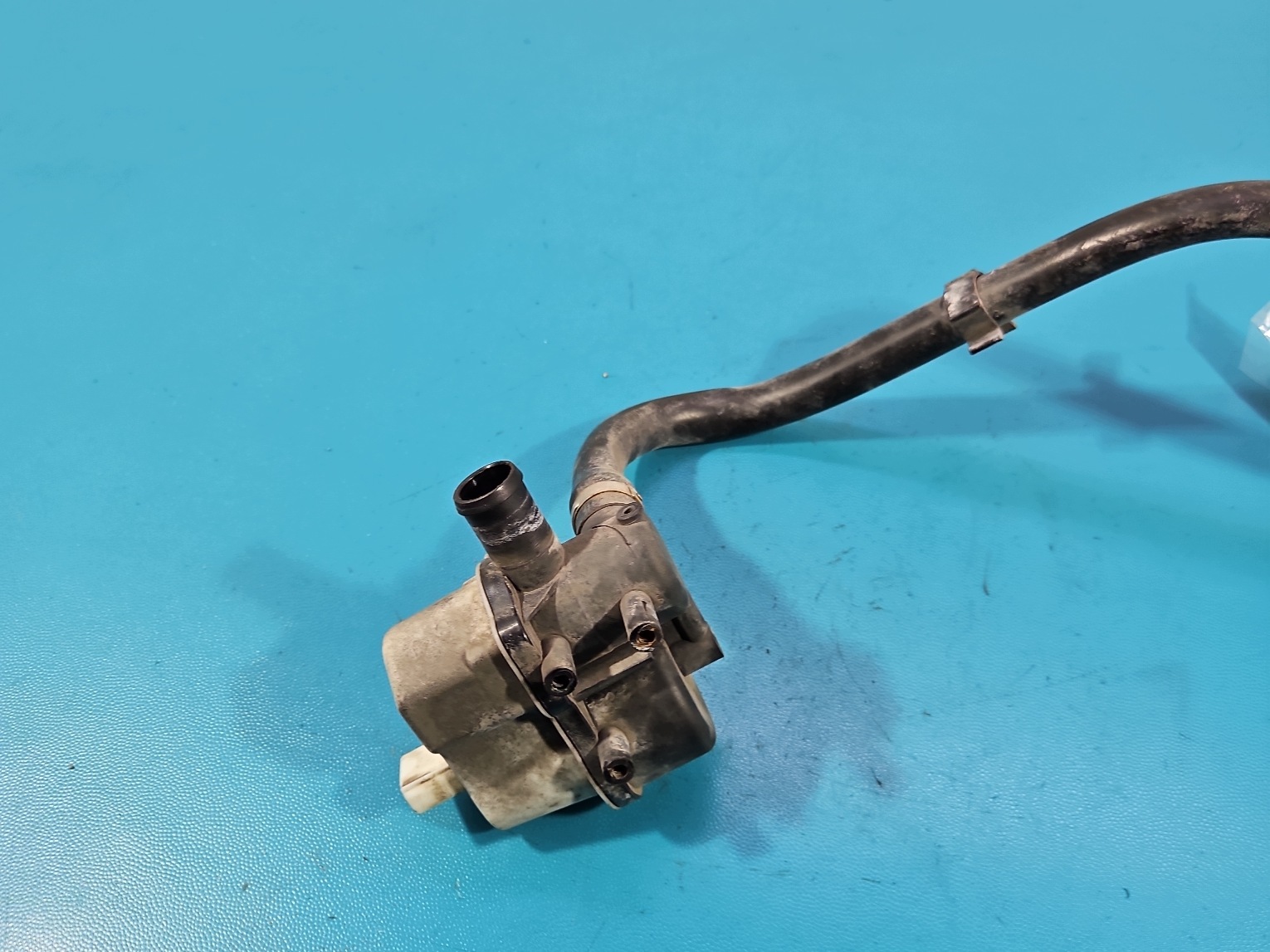 Volvo S60 bränsletank ventilationsventil OEM 0261222019 image 3