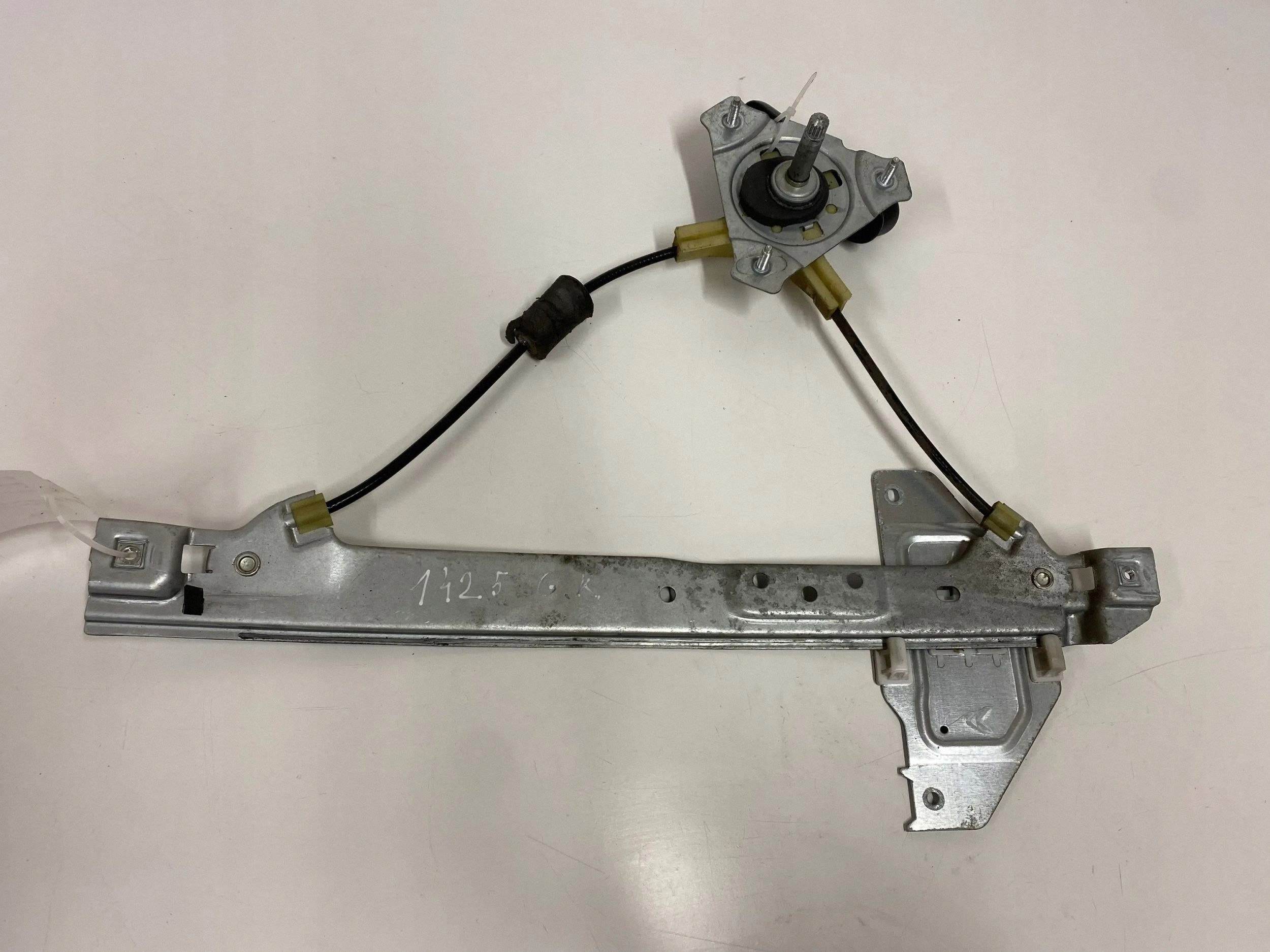 Manual Rear Window Regulator OEM 9663129980 image 2