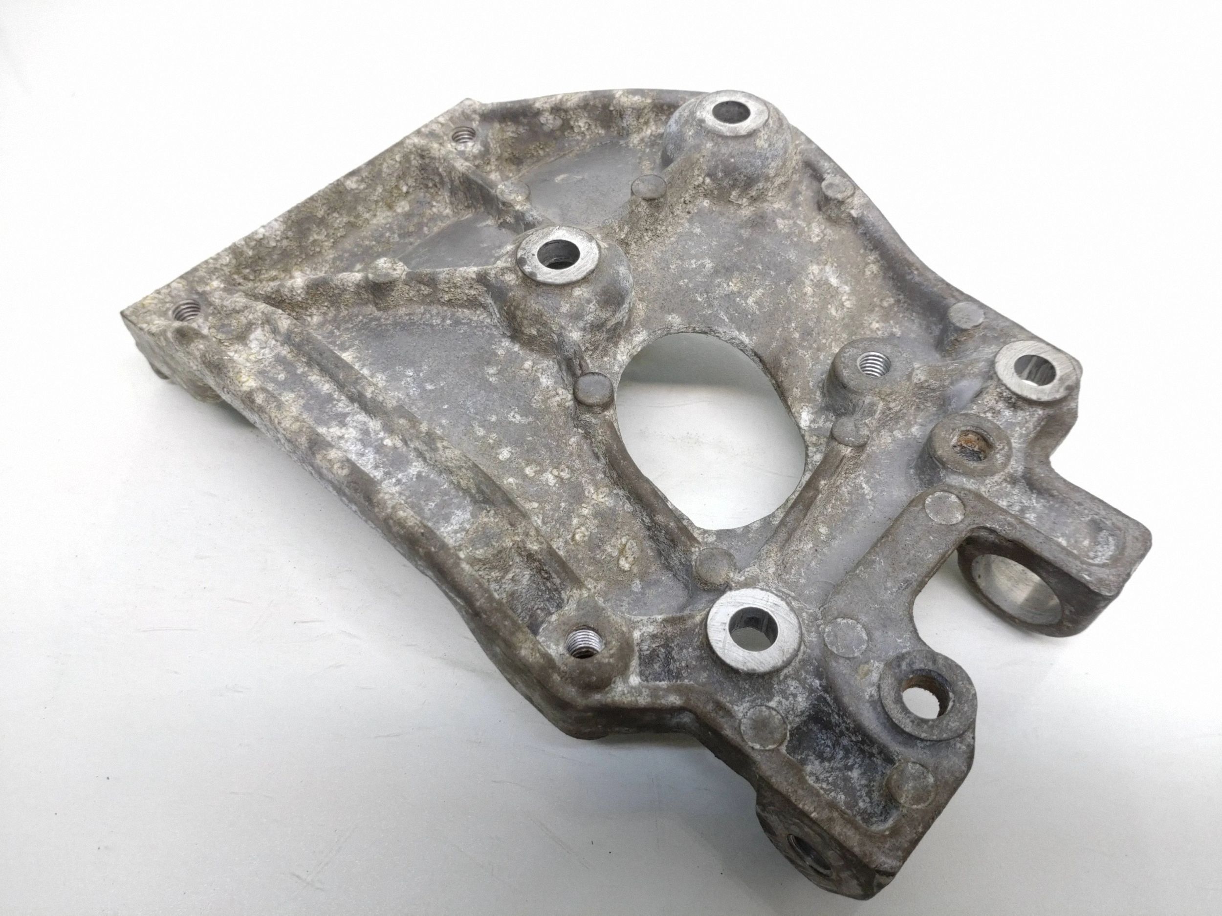 Support compresseur climatisation Citroen DS5 2012 OEM 9646719580 image 3