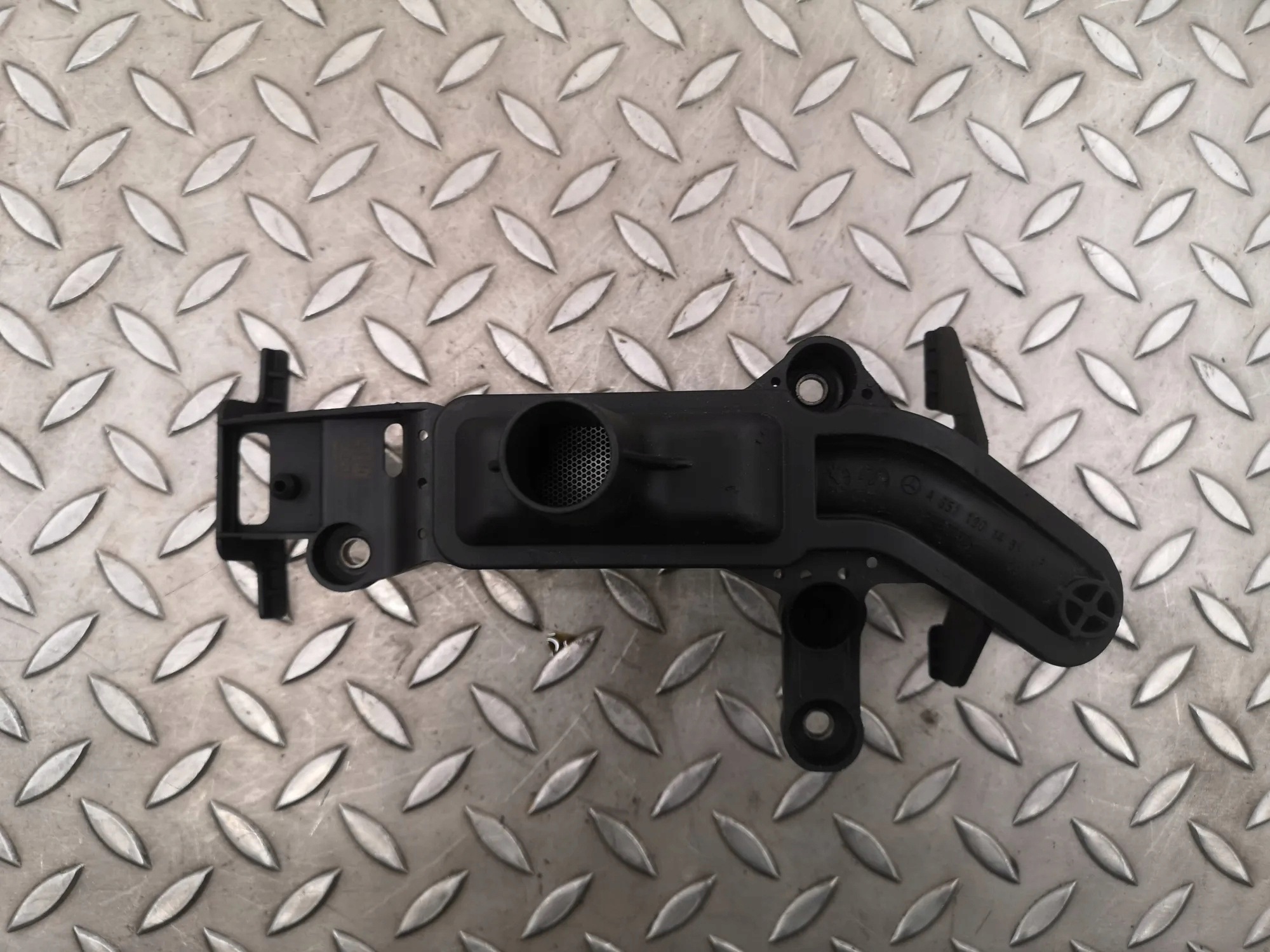Mercedes-Benz Oljefilterrör OEM A6511801451 image 2