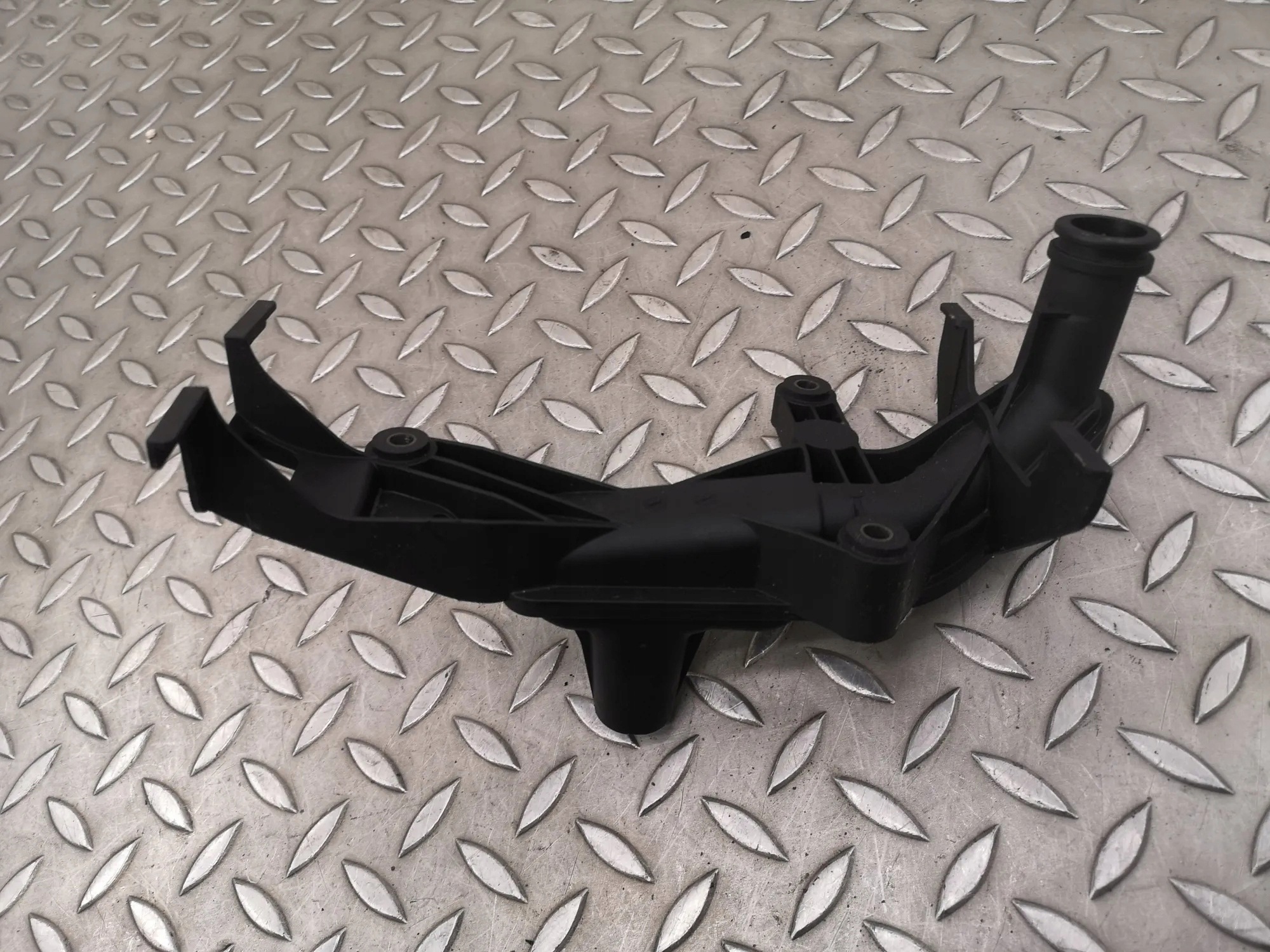 Mercedes-Benz Oljefilterrör OEM A6511801451 image 4