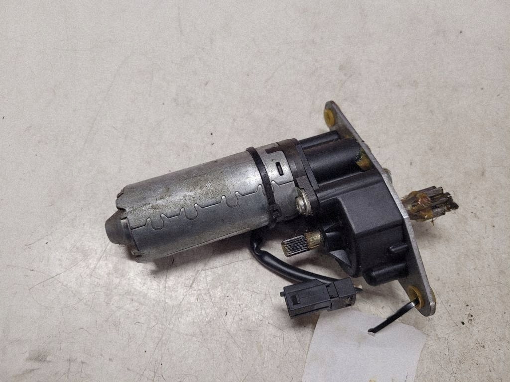 Framsätets vänster motor OEM 82516299 BMW X5 E53 image 4