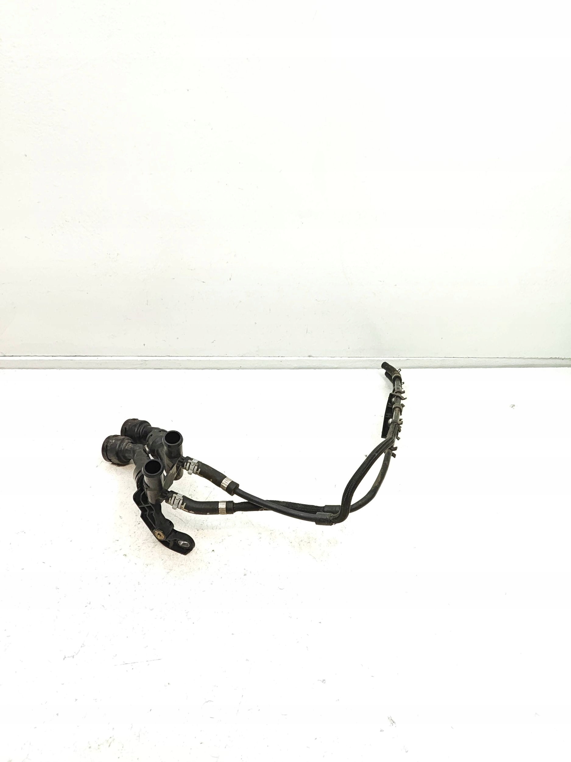 Audi OE 04L122157AC jäähdytysnesteletku