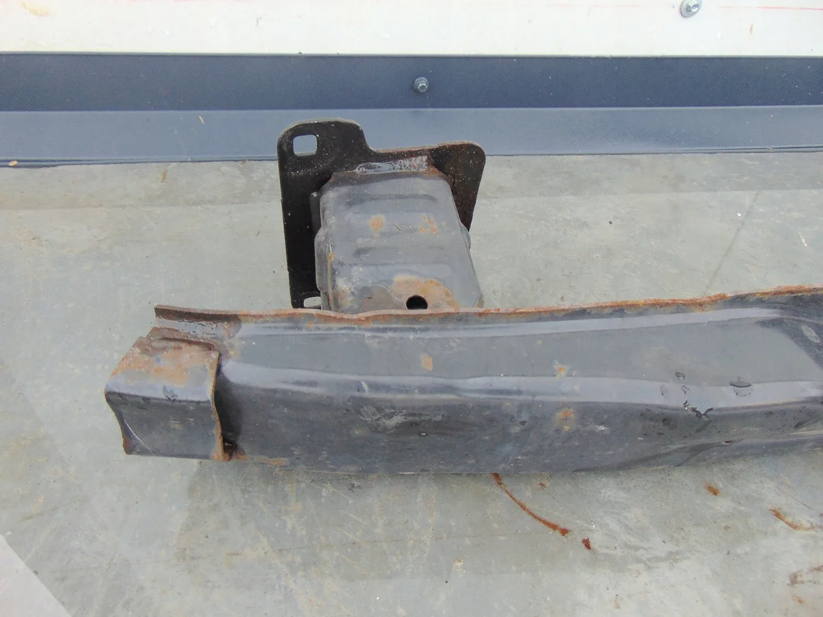 Stötfångarbalk Bak Audi Q3 8U 8U0807004
