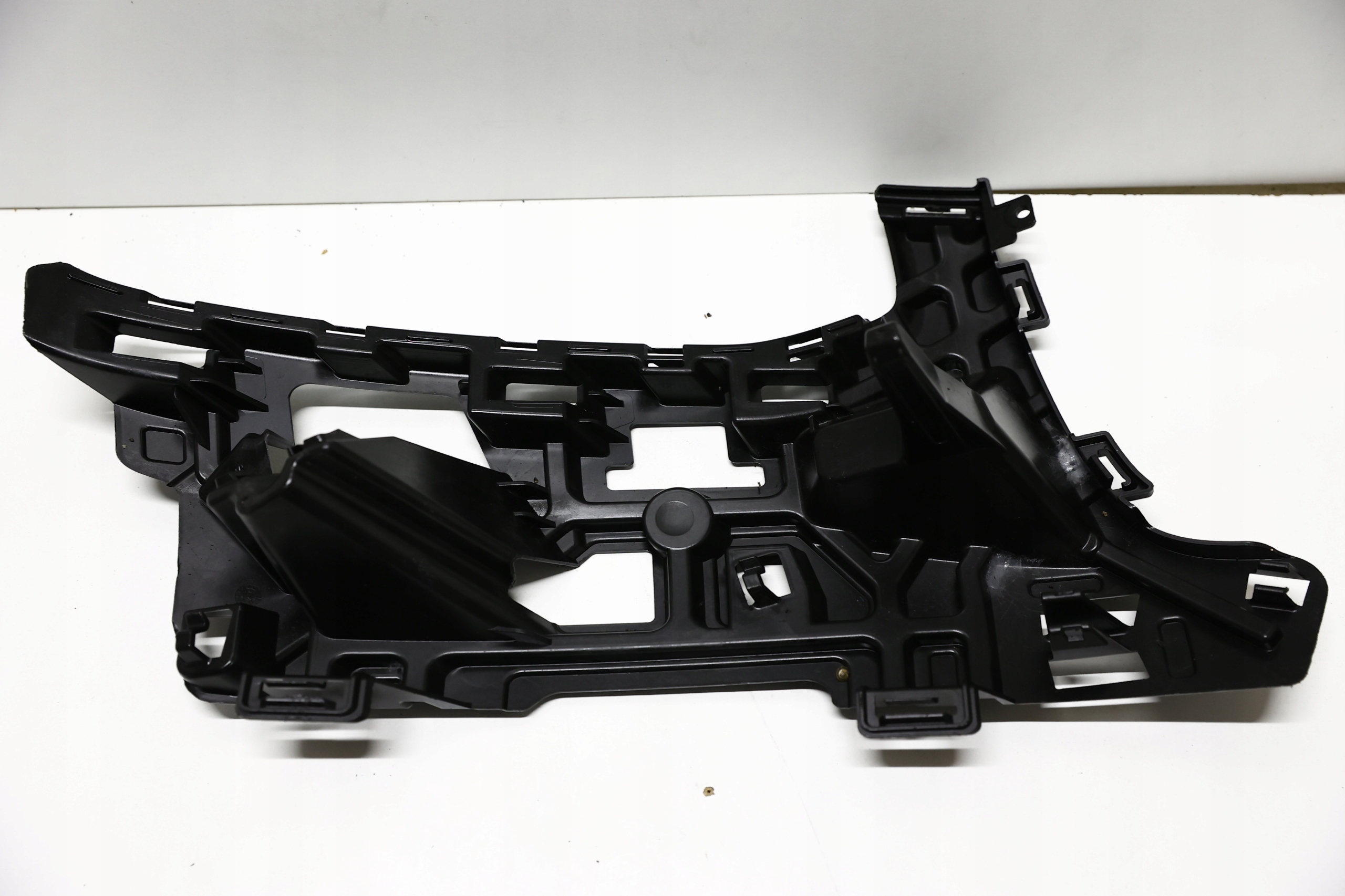 Bumper Mount Slide Volvo XC90 2019- Left Front 31353370 Needle