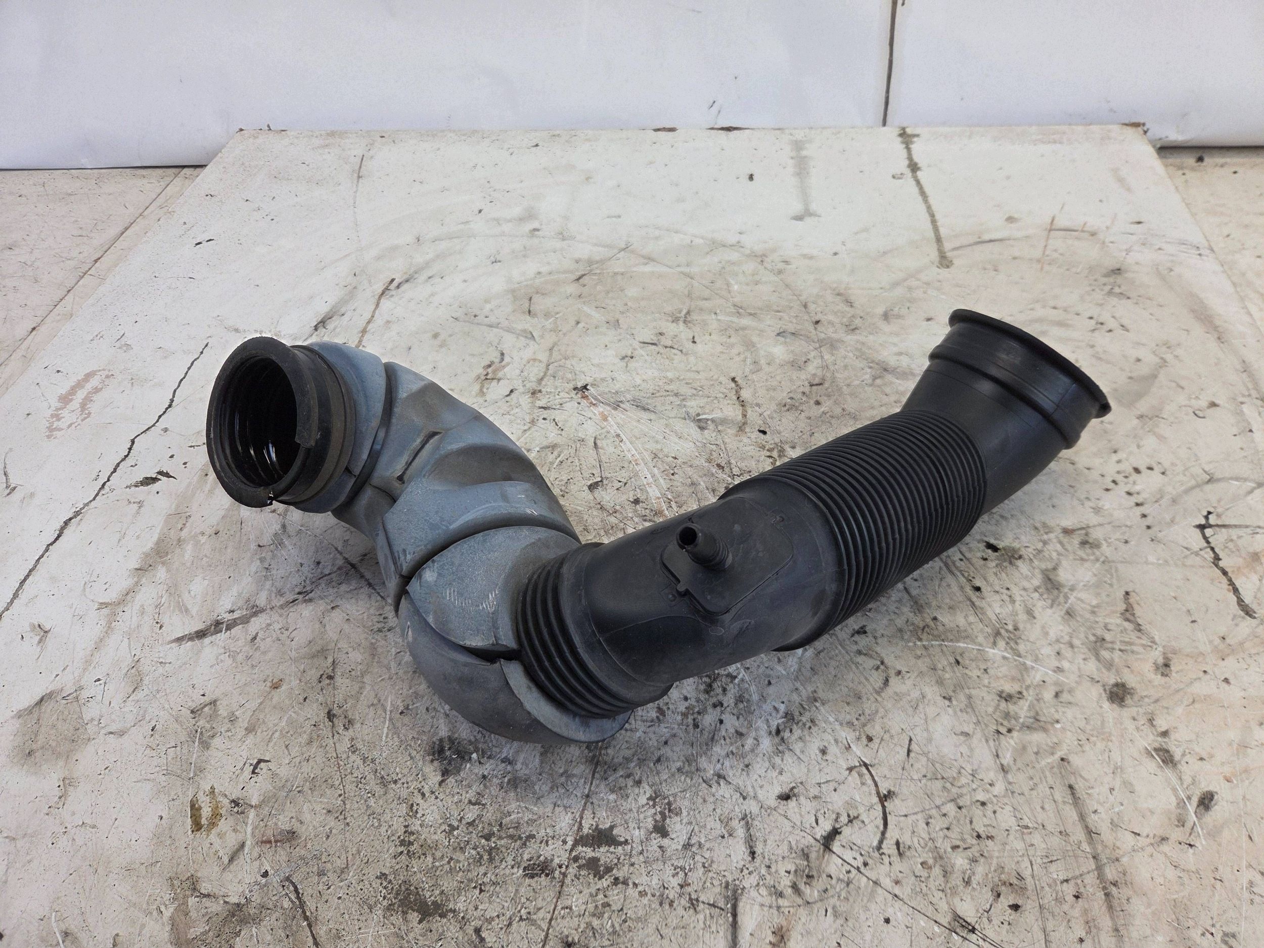 Ilmaputki Opel Insignia A 2.0 T (A20NHT) OEM 55560898 image 2