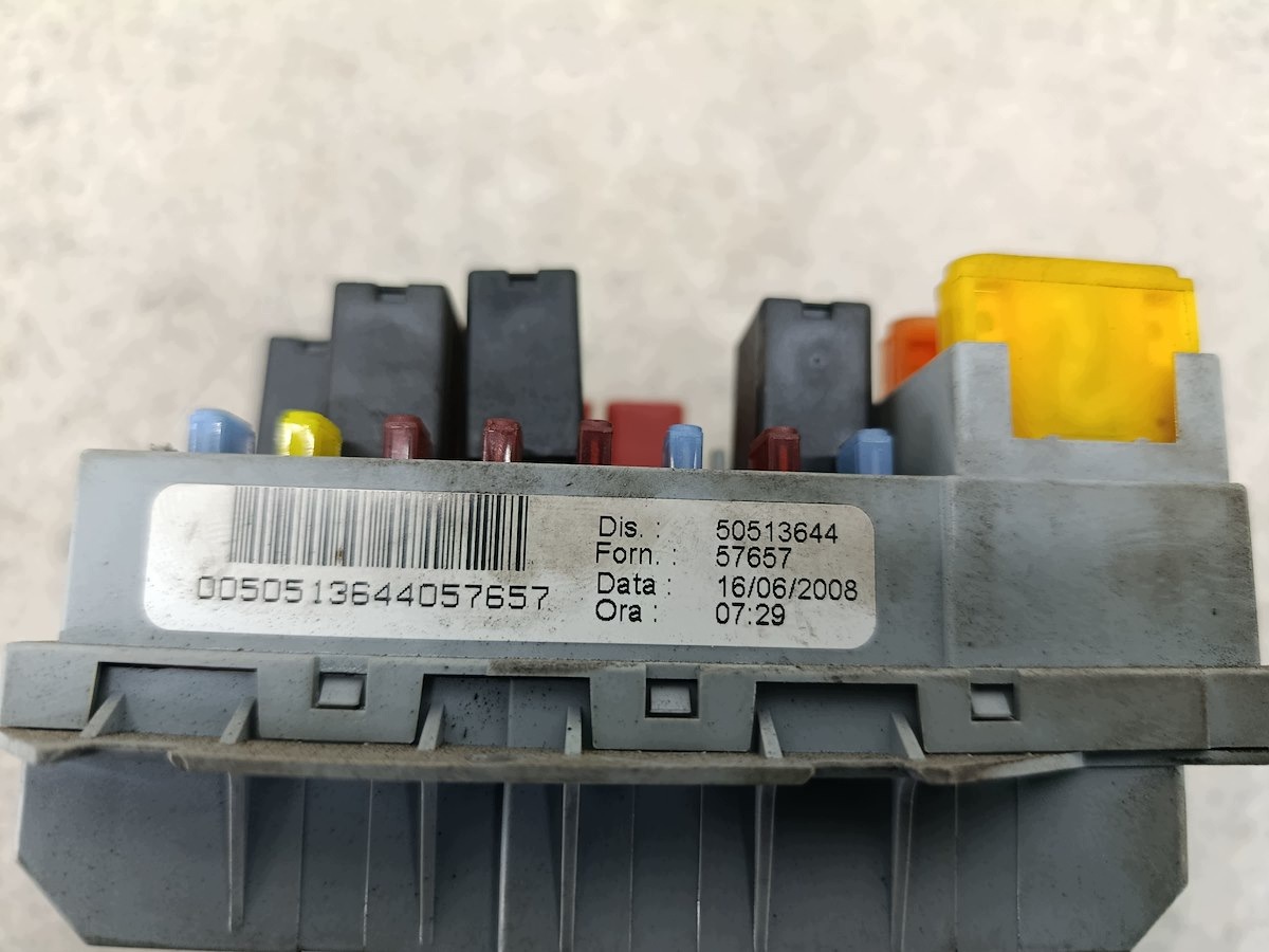 BSI-moduuli OEM 50513644 Alfa Romeo 147 1.6