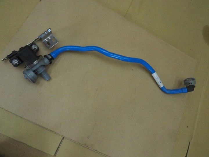BMW 3 G20 G21 Ilmanpoistomagneettiventtiili 745949105 Polttoaineenjakaja