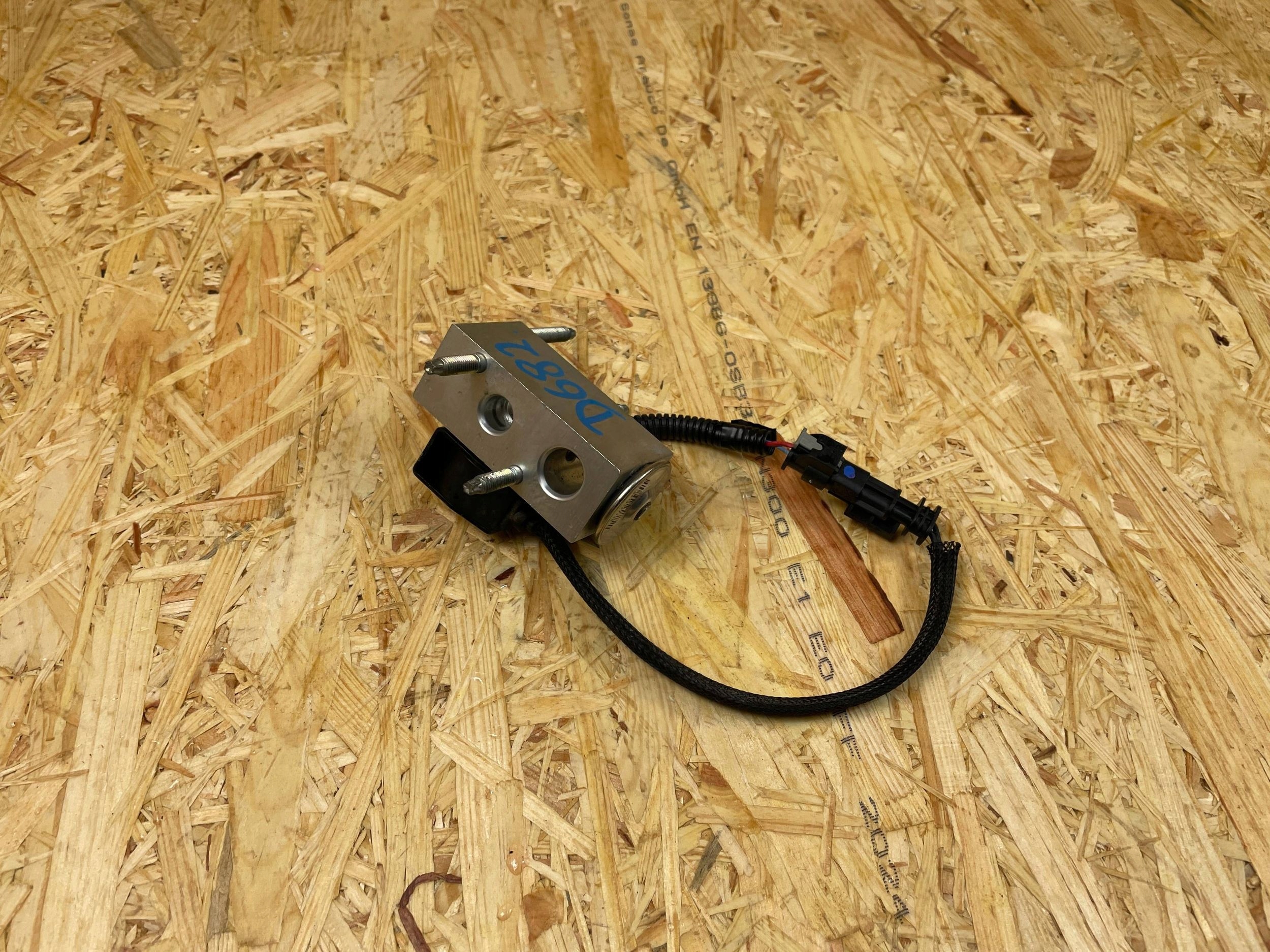 Válvula de aire acondicionado OEM T591240 para Peugeot 208 II image 3