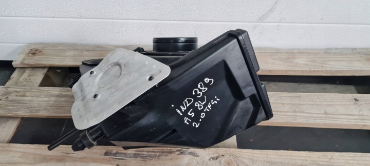Audi OE 8W0133837AB ilmansuodattimen kotelo