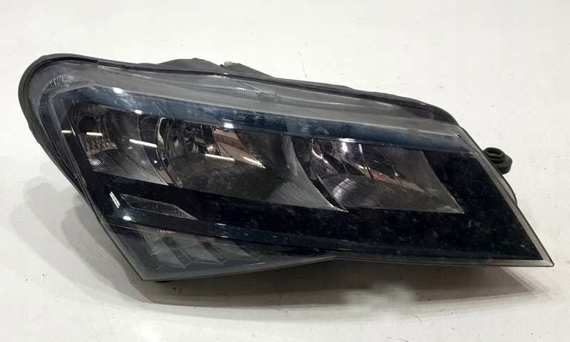 Skoda Superb III 3 Lift 19- Front Right Headlight 3V1941016 image 2