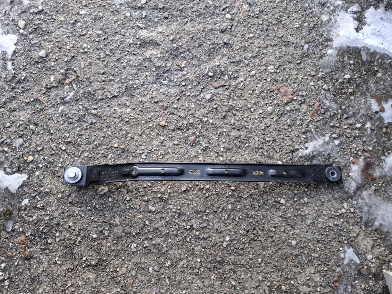 Audi A5 B10 8B3201653B bevestigingsbeugel gebruikt image 3