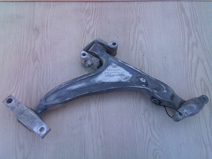 Etuvarsi oikea 32269628 VOLVO S60 III V60 II alempi
