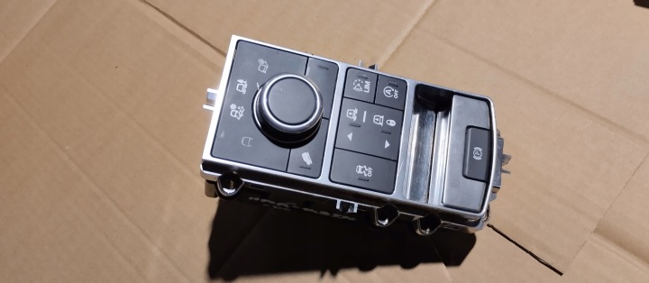 Kytkimen paneeli Land Rover L405 HPLA-14B596-DC