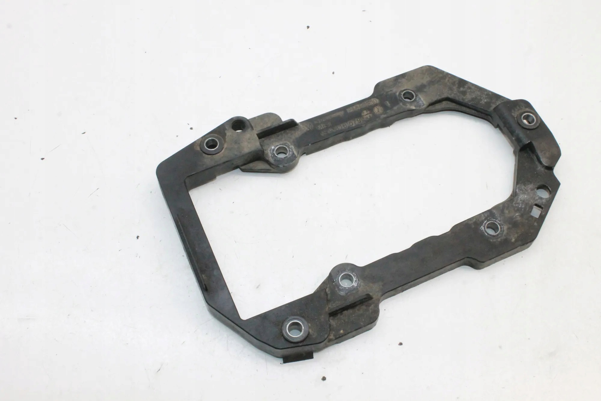 Ilmastointikompressorin kiinnike OEM 1EA816579B image 2