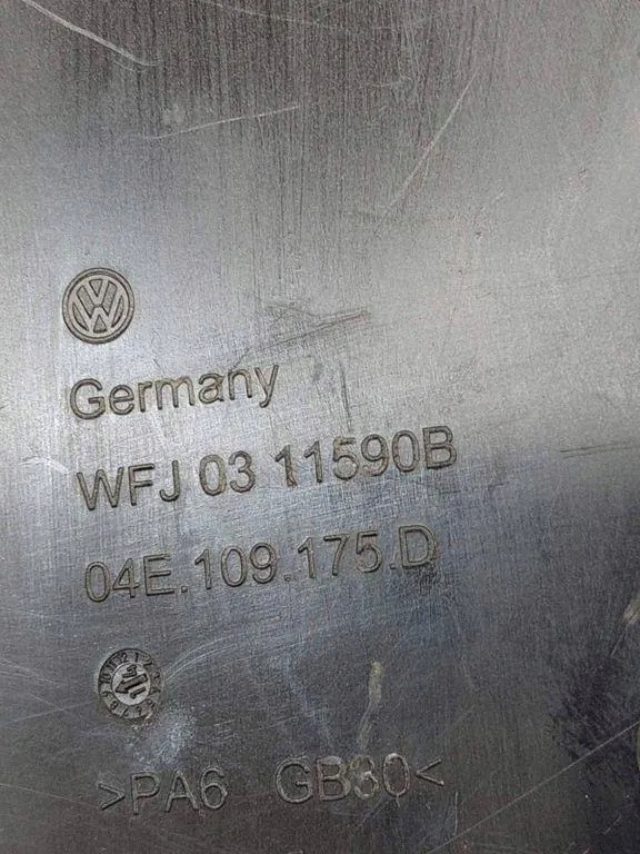 Cubierta correa distribución VW OEM 04E109175D Passat B8 image 3