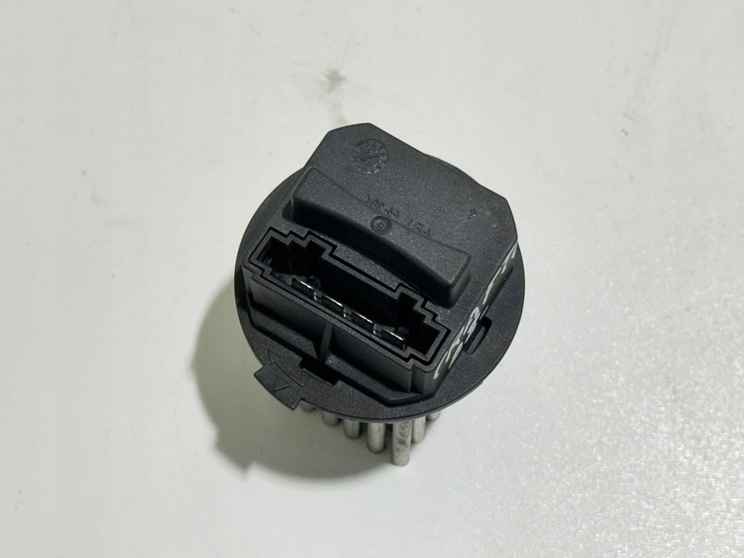 Lämmityspuhaltimen rele OEM G4532002 Citroën C5 II
