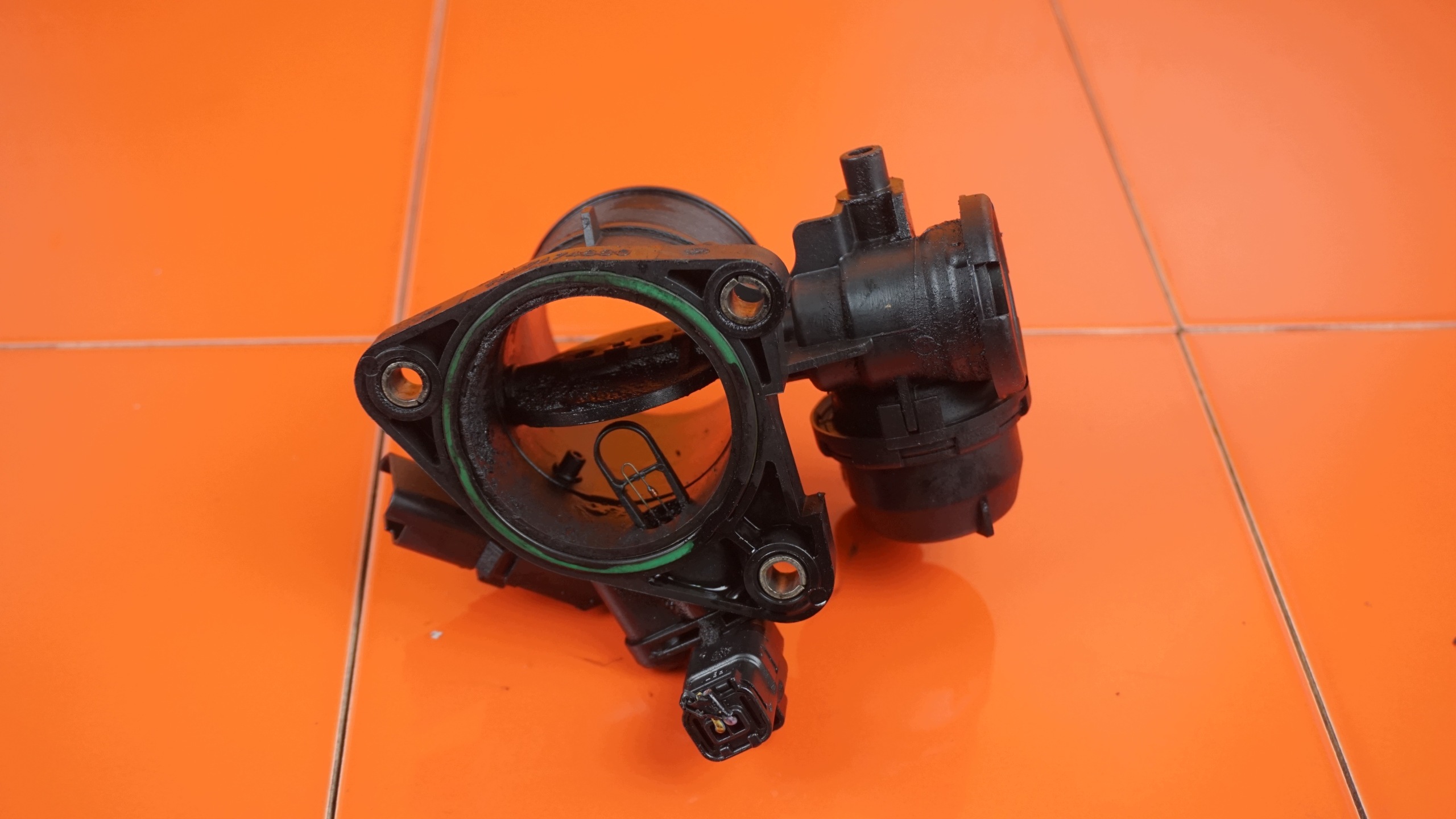 Throttle Body Ford C-Max MK1 Focus MK2 Peugeot Citroën 2.0 TDCI 9647474880 image 3