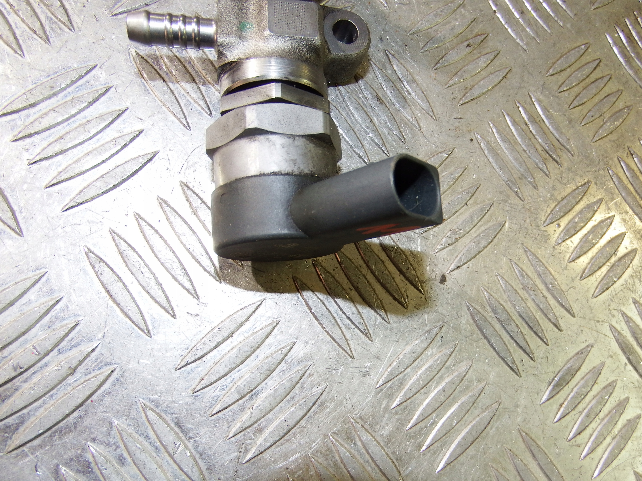 Kraftstoffdruckregler OEM 0281006075 für Skoda Fabia III