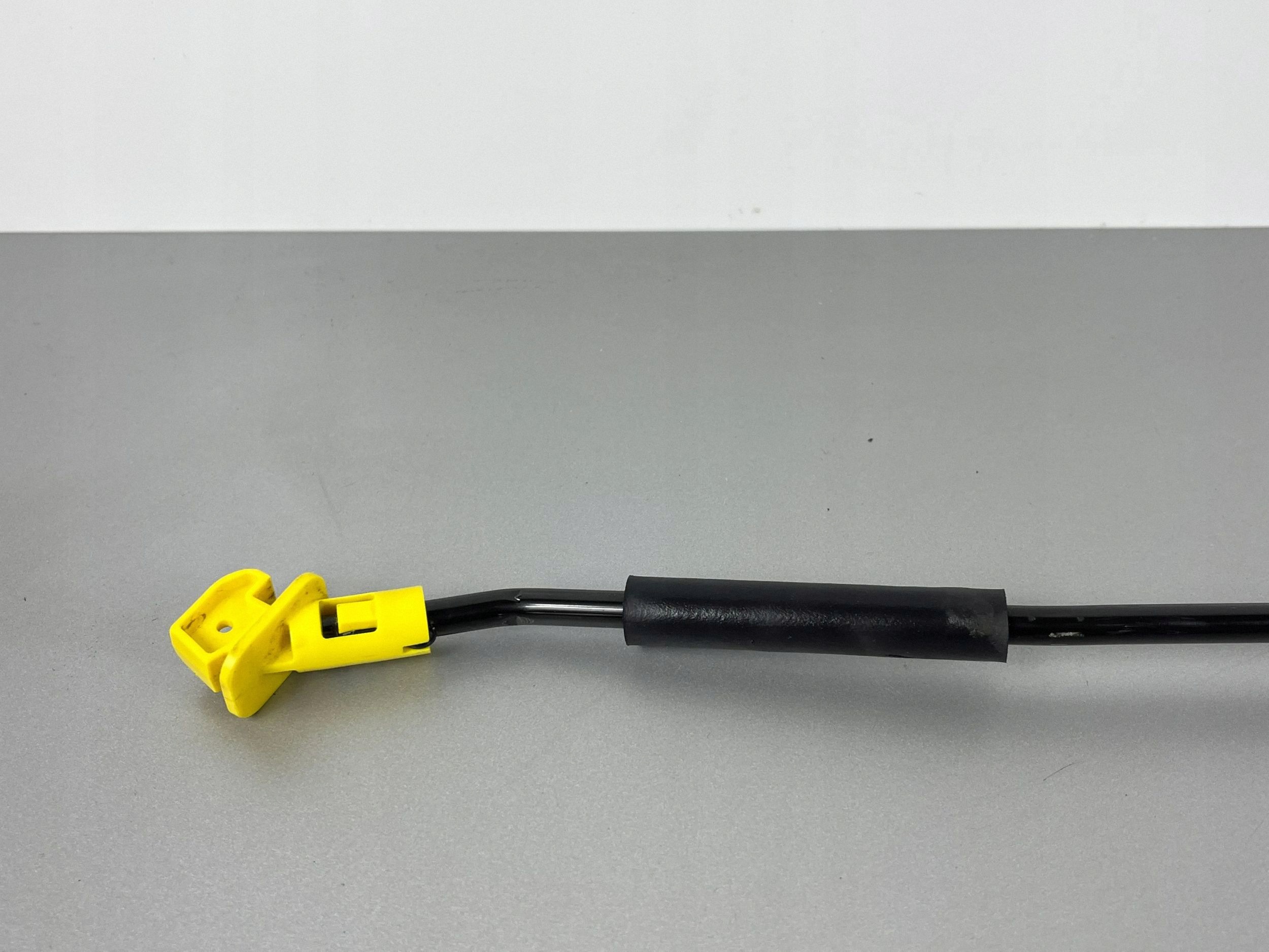 Jeep Compass konepellituki OEM 133AA1569 image 3