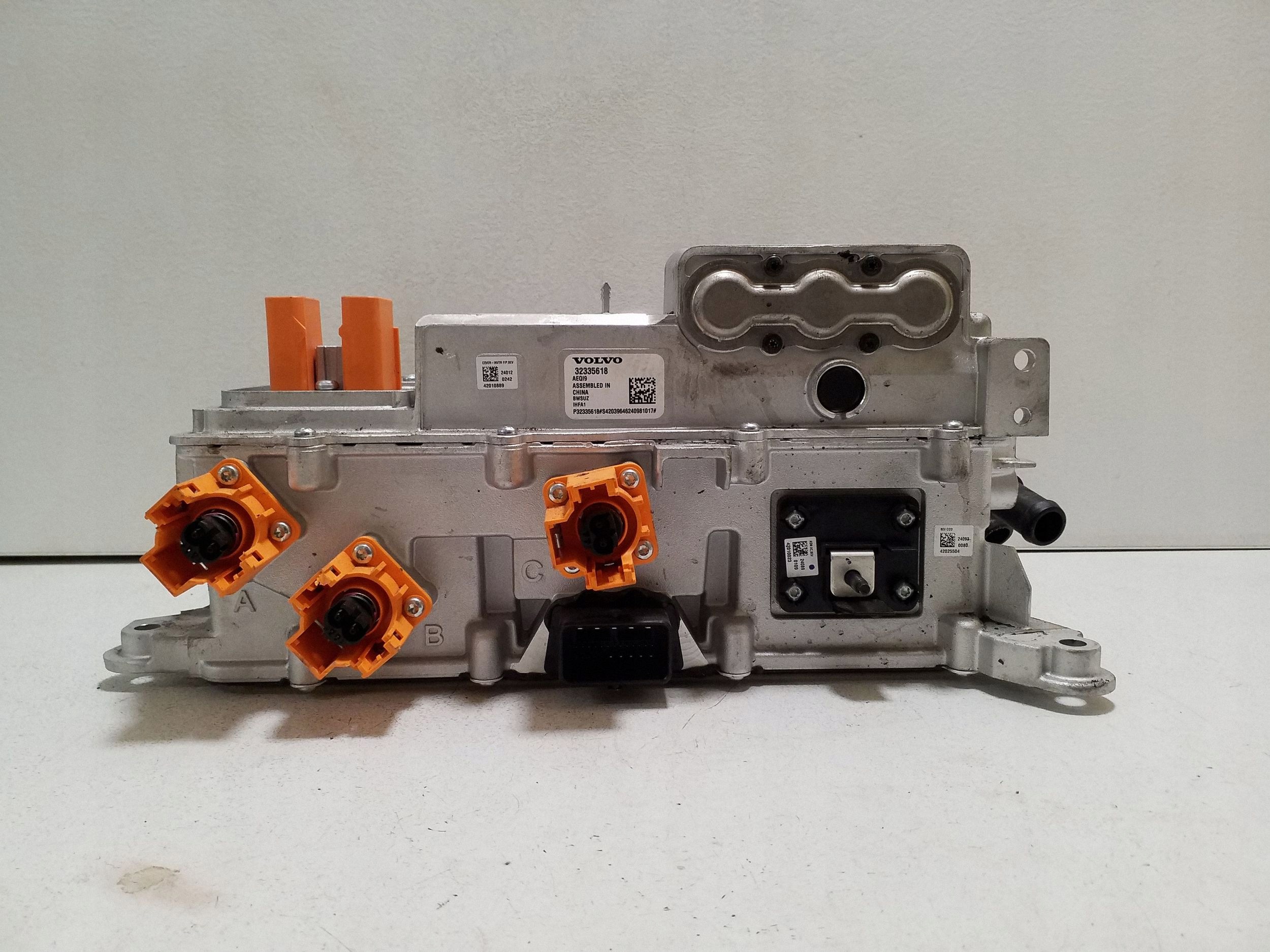 Polestar 2 2023 Inversor OEM 32335618 - Usado image 5