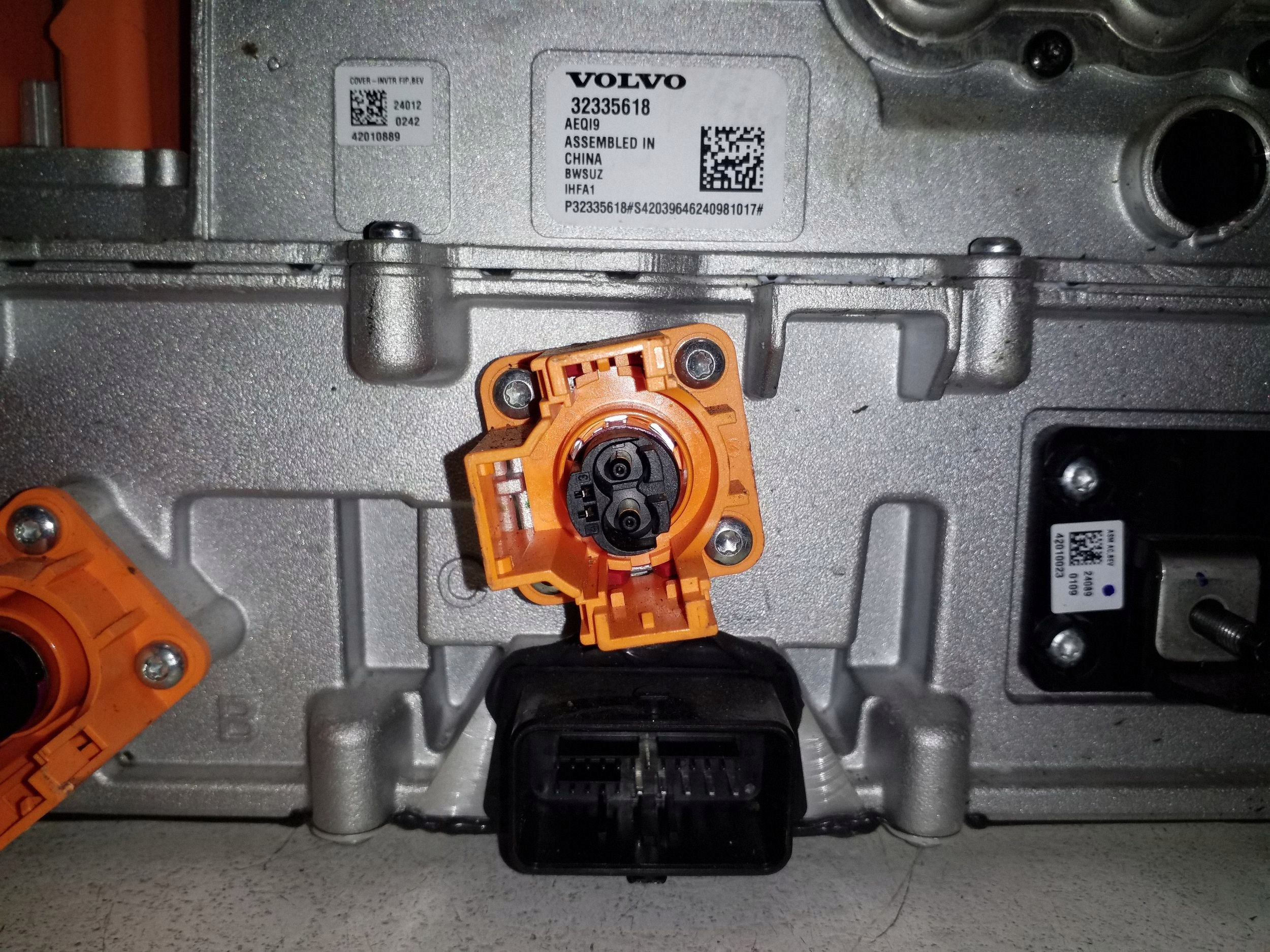 Polestar 2 2023 Inversor OEM 32335618 - Usado image 9