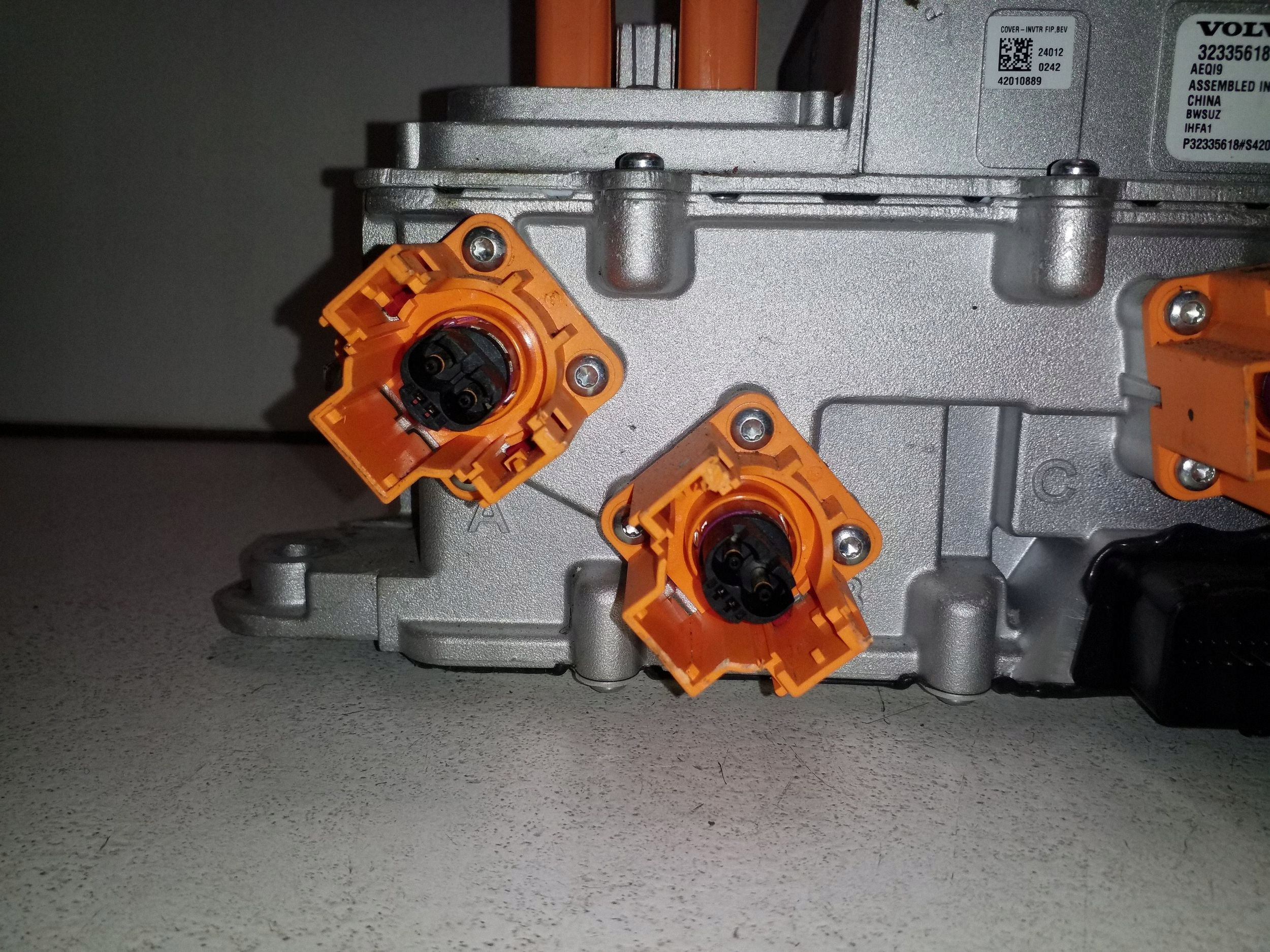 Polestar 2 2023 Inversor OEM 32335618 - Usado image 10