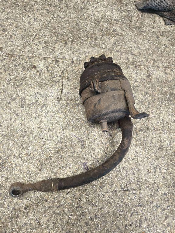 BMW Ohjausvahvistimen säiliö OEM 2121892 - Käytetty