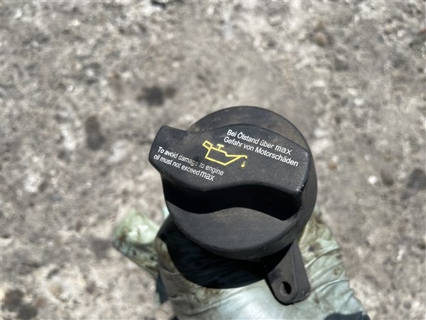Mercedes Öl-Einfüllstutzen OEM A2660100464 - Gebraucht image 5