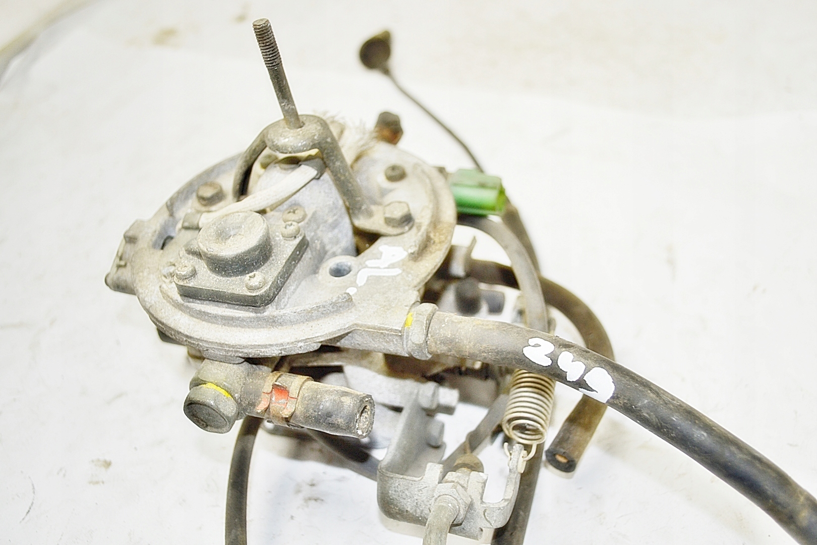 Suzuki Swift kaasutin 1340063E00 1979300210