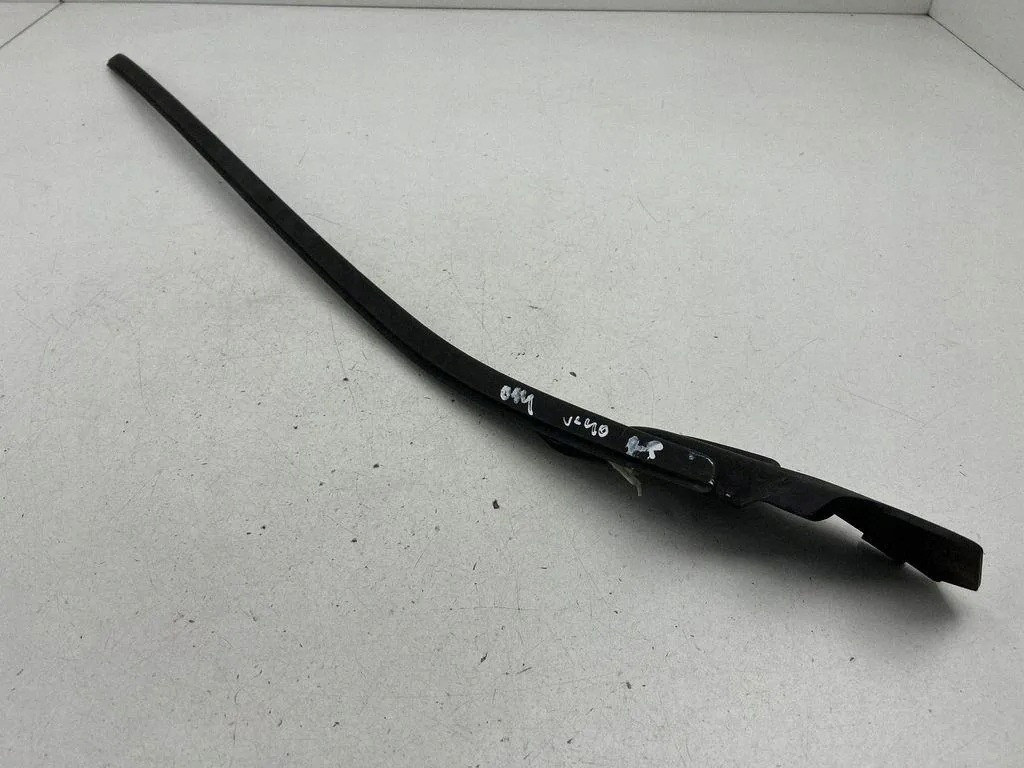 Käytetty Volvo OE tuulilasin suojus OEM 31378573
