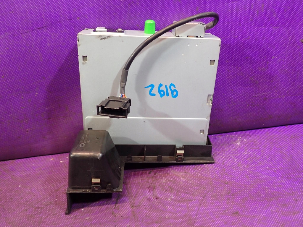 Gebrauchter VW CD-Wechsler OEM 1T0035110A Touran image 5