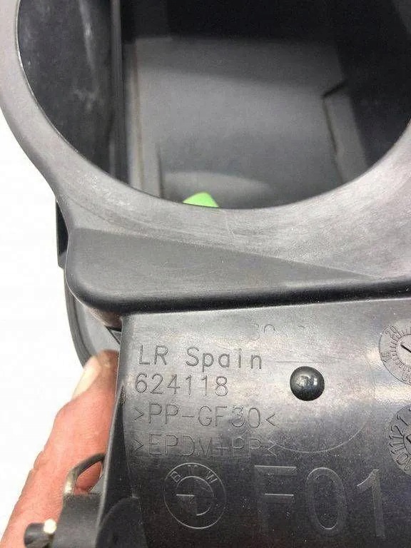 BMW 7er Kraftstoffklappe OEM 624118 - Gebraucht image 7