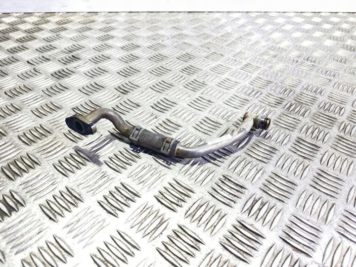 MERCEDES-BENZ E (W212) A2760900677 turbon voiteluputki 3.5L bensiini