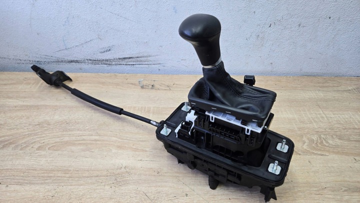 2014 Audi A5 8T 8F Gear Shift Lever 8K2713041AA