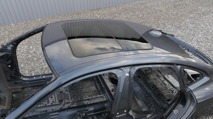 BMW F44 Gran Coupé Dach panorama szyberdach väri B39