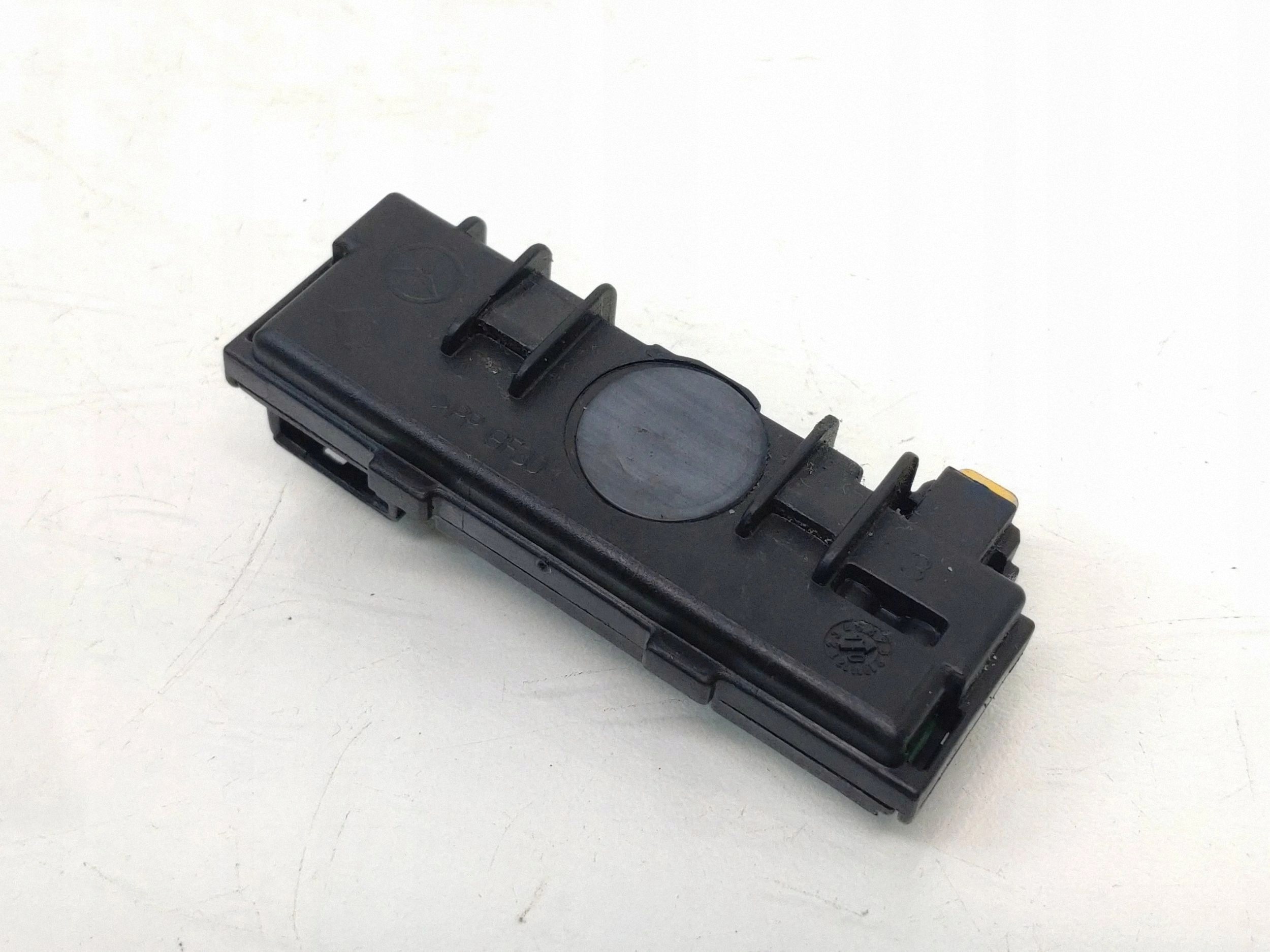 Sadeanturi OEM A2048210851 Mercedes-Benz E W212:lle