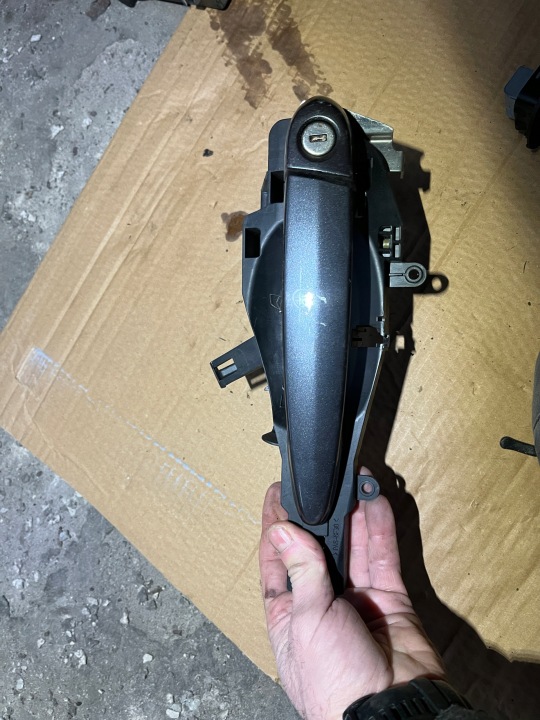 BMW E91 2006 vasen etuoven kahva, sisäosa
