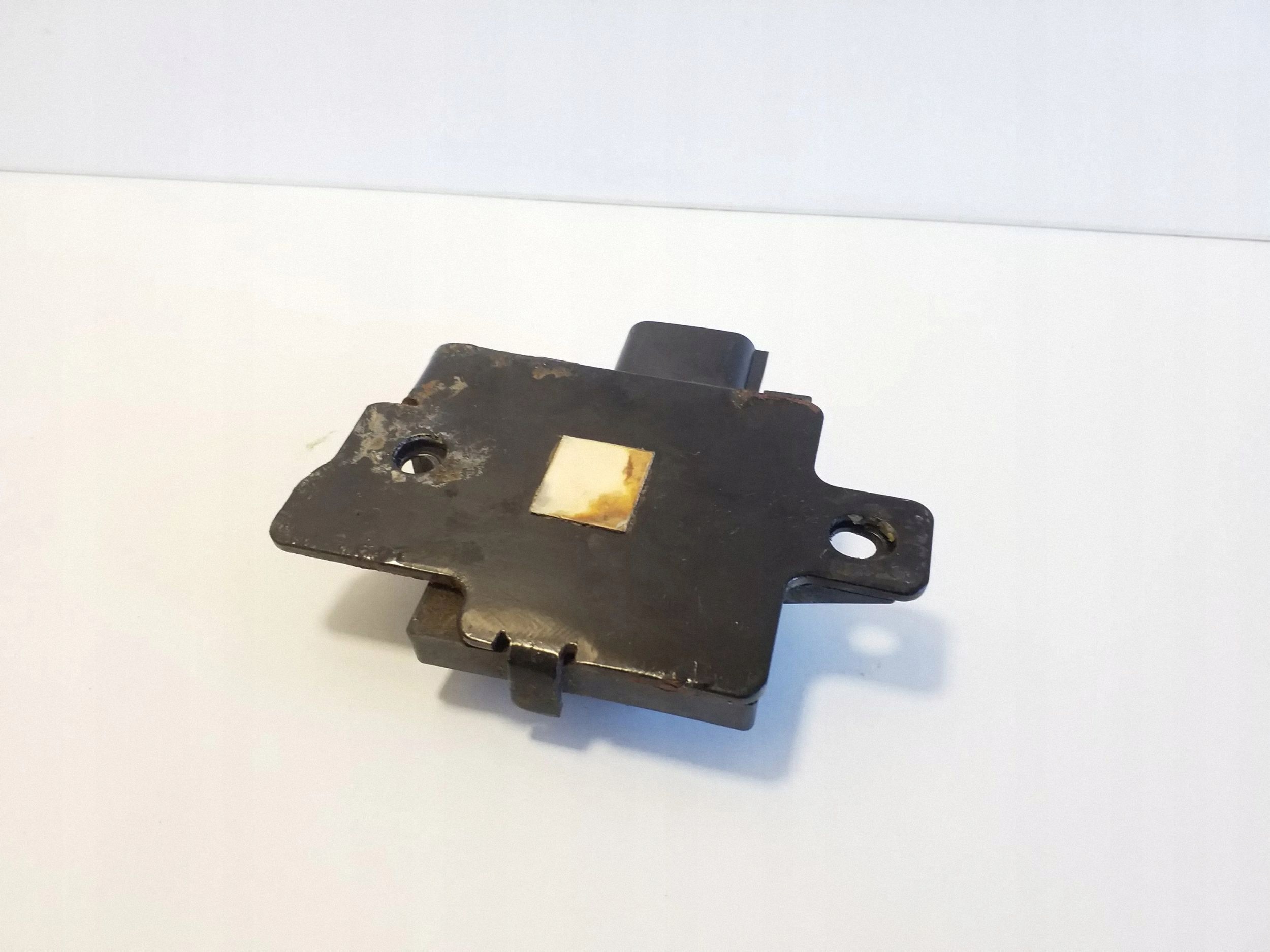 Fuel Pump Controller LK629D370BA for Range Rover Evoque image 3