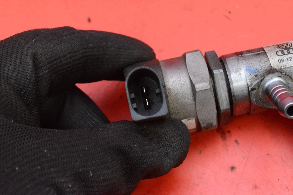 Régulateur pression carburant OEM 03L130089J VW image 6